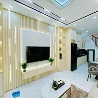 Bán Nhanh Nhà-35M2X6T-Cầu Giấy-Ngõ Thông-Lô Góc 3 Thoáng-Vị Trí Đẹp