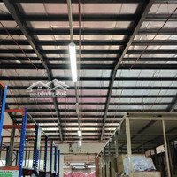 Cho Thuê 2000M2 Kho Xưởng Cách Đầm Sen 800M