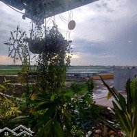 Nhà 3 Tầng View Sân Bay - Khu Vực Sinh Sống Của Phi Công Và Tiếp Viẻn.