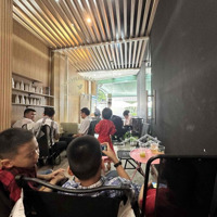 Sang Quán Cafe Mặt Tiền Đường Trần Quốc Hoàn Đối Diện Công Viên