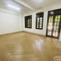 Cho Thuê Văn Phòng Tại Số 8 Ngõ 80 Nguỵ Như Kon Tum.
S= 15M2 Và 30M2 Nhiều Cửa Sổ Thoáng Mát