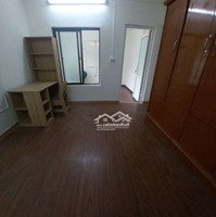 Cho Thuê Căn Hộ Tập Thể Nghĩa Tân, Tầng 2, 100M2