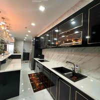 Siêu Phẩm 3 Ngủ 2 Wc Goldview Quận 4