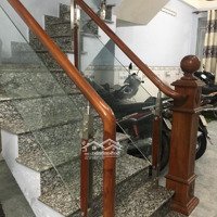 Ngay Đại Học Công Nghiệp- 4 Tầng- Diện Tích: 94M2 - Chỉ 9,7 Tỷ. Đang Cho Thuê 35 Triệu/T / 11Phòng.