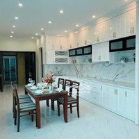 Hiếm! Bán Nhà Phân Lô Phố Nguyên Hồng, Ô Tô, View Thoáng, Mặt Tiền Rộng, 90M2*3T