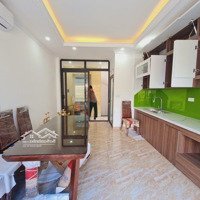 Nhà Hoàng Hoa Thám 40M, 7 Tầng, Thang Máy Full Nội Thất Cao Cấp. Nhỉnh 10 Tỷ. Liên Hệ 0378.171916