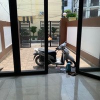 Cho Thuê Nhà 3 Tầng Mới Đẹpphố Văn Cao. Diện Tích 100M2. Full Đồ Mới Tinh. Có Sân Cổng Để Xe Ô Tô