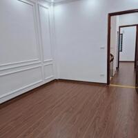 Bán nhà đẹp Lạc Long Quân, Tây Hồ, 38m x 5 tầng, gần phố, gần oto, ngõ nông, 2 thoáng