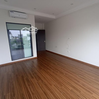 Liền Kề Ngọc Thụy 6 Tầng Thang Máy Hơn 6 Tỷ 40M2 Cách Mặt Phố 15M Lh: Loan 0333319937