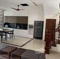 Cho Thuê Căn Biệt Thự Liền Kề Sao Biển 90M2, 3 Phòng Ngủ, Full Đồ, Ngay Sát Vincom 25 Triệu/Tháng