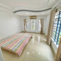 Cho Thuê Nguyên Tầng 40M2 1 Phòng Ngủ+ Bếp + Máy Giặt Riêng Ngày Hoàng Sa, Quận 1. Giảm Còn 7 Triệu/Tháng