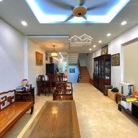 Cực Hiếm! Bán Nhà Phân Lô Vip Đỗ Quang, Ngõ To Như Phố, 2 Mặt Ngõ Ô Tô, Vỉa Hè, Kinh Doanh, 52M2*5T