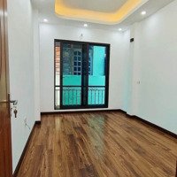 Nhà Đẹp Văn Hươngdiện Tích40 , 5 Tầng ,Mặt Tiền3,5 M , Giá Bán 7,95 Tỷ Đống Đa