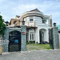 Công Việc Nên Bán Căn Villa Biệt Thự Tại Thị Trấn Long Điền- Long Điền- Bà Rịa - Vũng Tàu-Giá Rẻ.