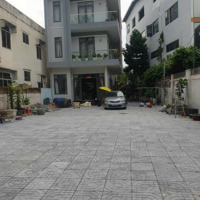 Cho Thuê Nhà Mặt Tiền 430M2Diện Tíchđất, 670M2 Dtsd, Còn Dư 150M2 Thổ Cư. Nhà 1T3L. Lh E Việt