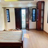 Cho Thuê Nhà Thạch Bàn, Cổ Linh, Long Biên 45M2 X 5 Tầng Giá 12 Triệu/Th (Có Thang Máy)