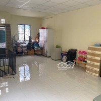 Bán Nhàhẽm Xe Hơitới Cửa Trần Bình Trọng , P5, 40M2 , 4,75Tỷcó Thương Lượng. Liên Hệ: 0866408299 Việt Anh Nguyễn