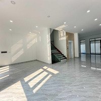 Thuê Nhà Mới 100% Mở Cty, Vp... Trung Tâm Q7 Dt: 7.5X20M Có Tm Giá: 65 Triệu (Tl) Liên Hệ: 0931353298