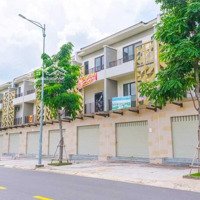 Duy Nhất 1 Căn Shophouse Đối Diện Đại Lộ Dân Chủ Rẻ Hơn Thị Trường 252 Triệu, Kí Hđ 30% Nhận Nhà