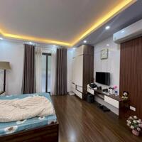 Cho thuê nhà riêng 5 tầng 50m2 phố Ngọc Lâm, Bồ Đề, Long Biên. Giá: 18 triệu/tháng. LH: 0946 204 597