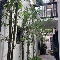 Nhà Mới Có Sân Vườn! Cáchmặt Tiền10M Trương Định, Q3. 4,5X18M(80M2) - 5 Tầng Chỉ Còn 13Tỷcó Thương Lượng0917457399