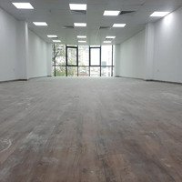 Chính Chủ Cho Thuê Văn Phòng 150M2 Giá Chỉ 30 Triệu/Tháng Ngay Mặt Đường Kim Mã