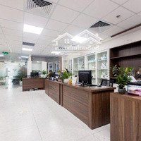 Chính Chủ Cho Thuê Văn Phòng 150M2 Giá Chỉ 30 Triệu/Tháng Ngay Mặt Đường Kim Mã