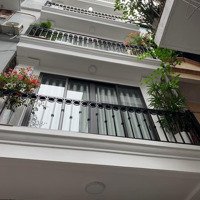 Bán Phân Lô Đẹp Ở Luôn 42M2 X 5T - Gần Oto Khu Vực Đông Dân Cư - Giá Hơn 4 Tỷ