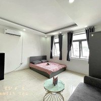 Phòng Studio Cửa Sổ Lớn Khoảng 35M2 Tại Nguyễn Trãi Q1