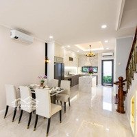 Bán Nhà 1 Trệt 2 Lầu Gần Chợ Bình Chánh. 100M2 Giá Bán 2.5 Tỷ . Lh : 039 4000 103