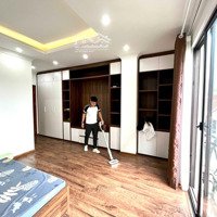 Chính Chủ Cho Thuê Chdv Quan Hoa, Cầu Giấydiện Tích120M2, 2N1K, 2 Wc. Ô Tô Đỗ Quanh Nhà. Giá 13, 5 Triệu