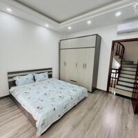 Cho thuê nhà riêng 5 tầng 35m2 Nguyễn Văn Cừ, Gia thụy, Long Biên. Giá: 14 triệu/tháng. LH: 0946 204 597