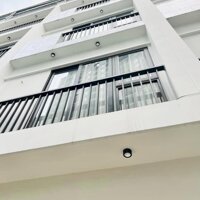 Cho thuê nhà riêng 5 tầng 35m2 Nguyễn Văn Cừ, Gia thụy, Long Biên. Giá: 14 triệu/tháng. LH: 0946 204 597