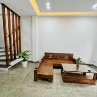 Cho thuê nhà riêng 5 tầng 35m2 Nguyễn Văn Cừ, Gia thụy, Long Biên. Giá: 14 triệu/tháng. LH: 0946 204 597