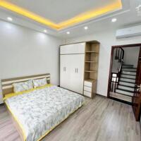 Cho thuê nhà riêng 5 tầng 35m2 Nguyễn Văn Cừ, Gia thụy, Long Biên. Giá: 14 triệu/tháng. LH: 0946 204 597