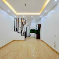 Bán nhà ngõ 63 Cổ Linh, Thạch Bàn 32m² 4 tầng oto gần nhà, ngay gần hồ điều hòa.