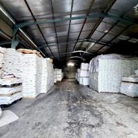bán kho xưởng mặt tiền nhựa 900m2 ở Đức Hòa, Long An giá chỉ 8.5 tỷ Lh: 0949 861 287