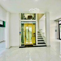 Cho Thuê Nhà Phố Shophouse 5,5 Tầng Ngay Vincom Tại Vinhomes Grand Park Quận 9 Giá Chỉ 25 Triệu/Th