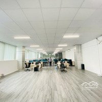 Cho Thuê Văn Phòng Phố Duy Tân, 230M2, Làm Việc 24/7, Giá Cực Rẻ So Với Thị Trường