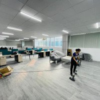 Cho Thuê Văn Phòng Phố Duy Tân, 230M2, Làm Việc 24/7, Giá Cực Rẻ So Với Thị Trường