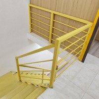 Chính Chủ Bán Nhà Tập Thể 3 Tầng Hoàng Đạo Thành 75 M2, 3 Phòng Ngủ 2 Wc, Đủ Nội Thất, Chỉ 2.4 Tỷ