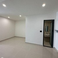 Cần Bán Căn Hộ 1Pn+ Q7 Riverside Ngăn Thành 2 Phòng Ngủ- 1 Vệ Sinhgiá Bán 2.4 Tỷ Để Lại Nội Thất Dính Tường