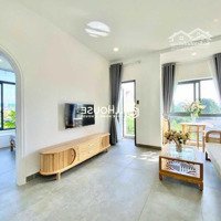 Cho Thuê Căn Hộ 1 Phòng Ngủtại Trung Tâm Quận 7, Bancong Lớn, View Chill, Thoáng Gần Lotte, Q4, Q1, Q5