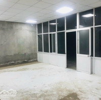 Khomặt Tiềnđường Xe Cont Liên Phường Gần Ngã 3 Đỗ Xuân Hợp