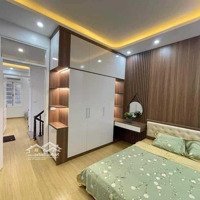 4.5 Tỷ - Nhà Đẹp 5 Tầng X 27 M2 - Mặt Phố - Trung Tâm Quận Hà Đông