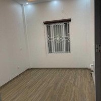 Tôi Cho Thuê Nhà Ngõ 5 Láng Hạ Ngay Cổng Trường Nguyễn Trường Tộ 50M X 4 Tầng Ô Tô Đỗ Vào Giá 16 Triệu