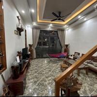 Cho thuê nhà 3 tầng mới keng full nội thất đường Phú Xuân