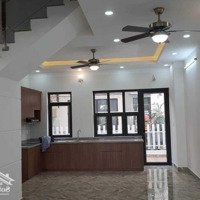 Chốt Thuê Gấp Nhà Phố Valencia Nguyên Căn 3 Lầu (75M2) 4 Phòng Ngủ, Giá Kỉ Lục Chỉ 9.3 Tr