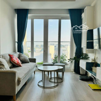 Do Chuyển Nơi Ở Nên Tôi Cần Bán Căn Hộ 2 Phòng Ngủ74M2 Sky Center 4.2 Tỷ. Liên Hệ: 0902896117