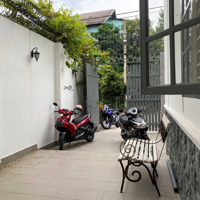 Villa Thảo Điền 10X20M Căn Góc Sân Vườn, Gara, 2 Lầu 4 Phòng Giá Thuê 50 Triệu